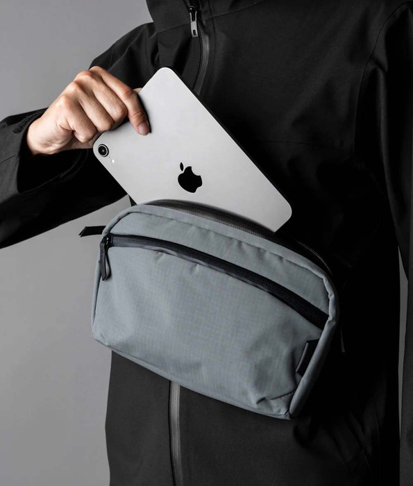 Taška přes rameno Alpaka Flight Sling 2L - Grey, fotografie 9