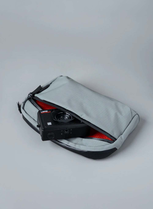 Taška přes rameno Alpaka Flight Sling 2L - Grey, fotografie 2